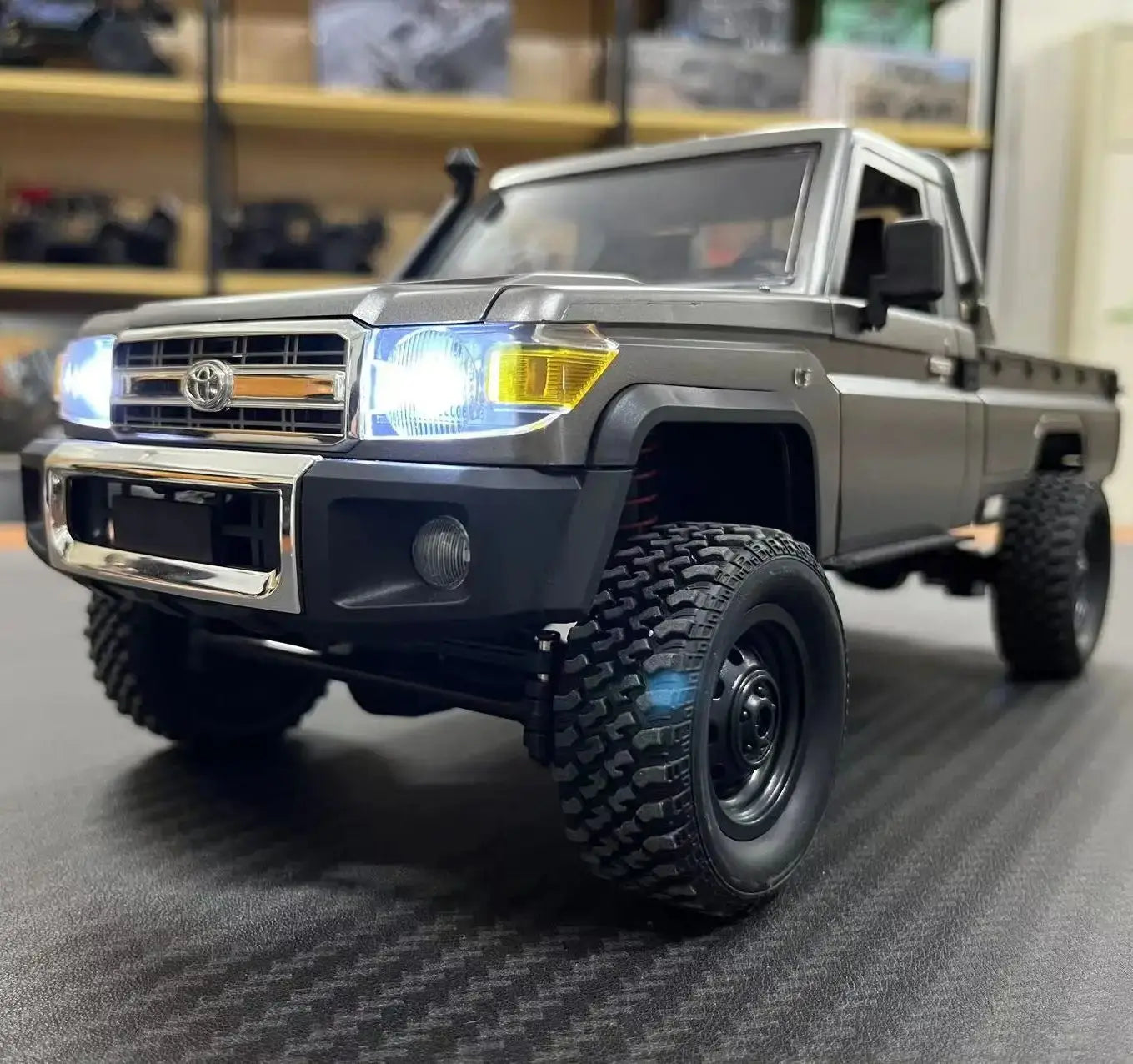 Camion MN82 Pro Adventure